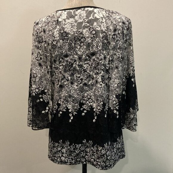 Amanda collection Bell Sleeve Blouse size large - Picture 10 of 15